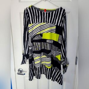 VIBRANT Women's Tunic style Top with Pockets